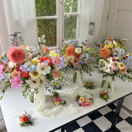 images (7) Wedding Flowers in Nairobi | Beautiful Bridal & Wedding Floral Designs